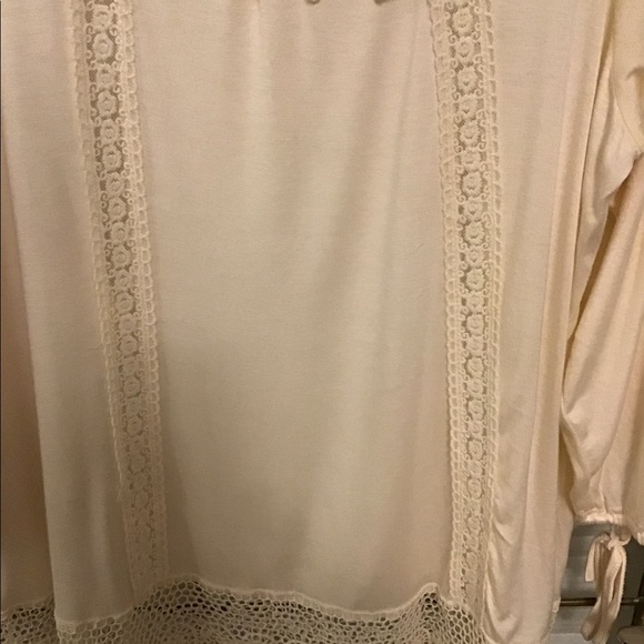 Forgotten Grace XL cream top - Picture 4 of 6